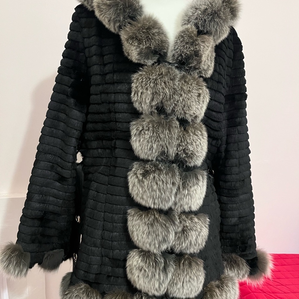 Chic Black Fur Jacket - image 1